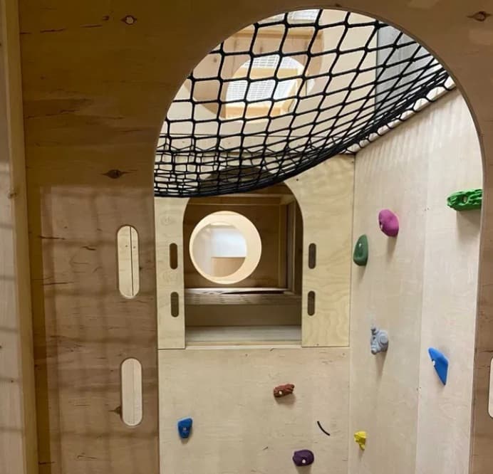 Sprzedam Salę Zabaw z Kawiarnią/Restauracją – WARSZAWA