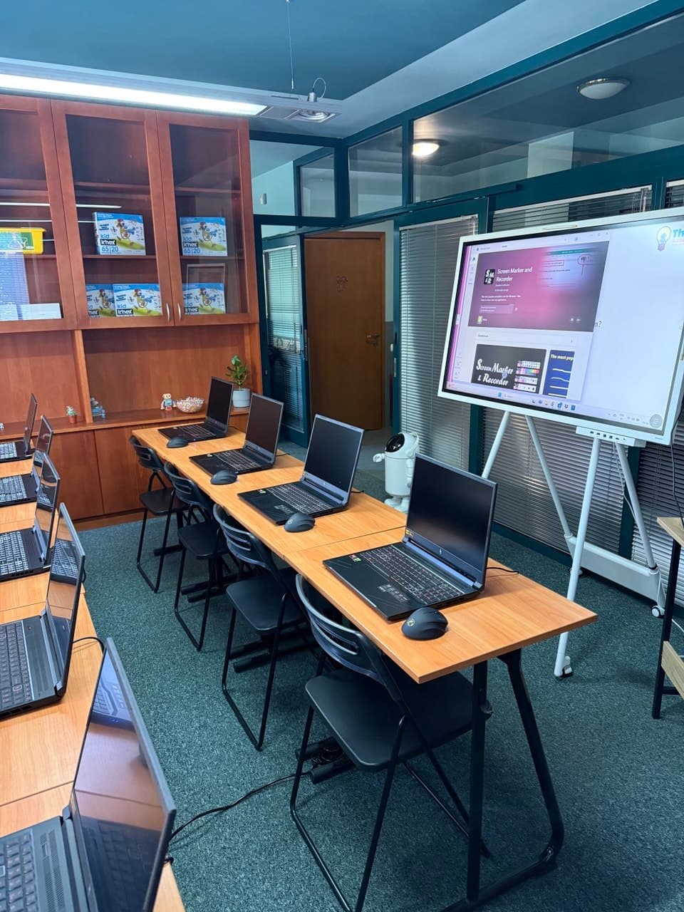 Sprzedam gotowy, dochodowy biznes: Szkoła IT i Robotyki w Krakowie