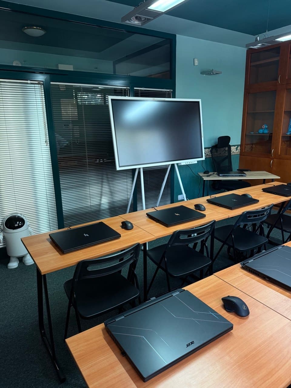 Sprzedam gotowy, dochodowy biznes: Szkoła IT i Robotyki w Krakowie - 1