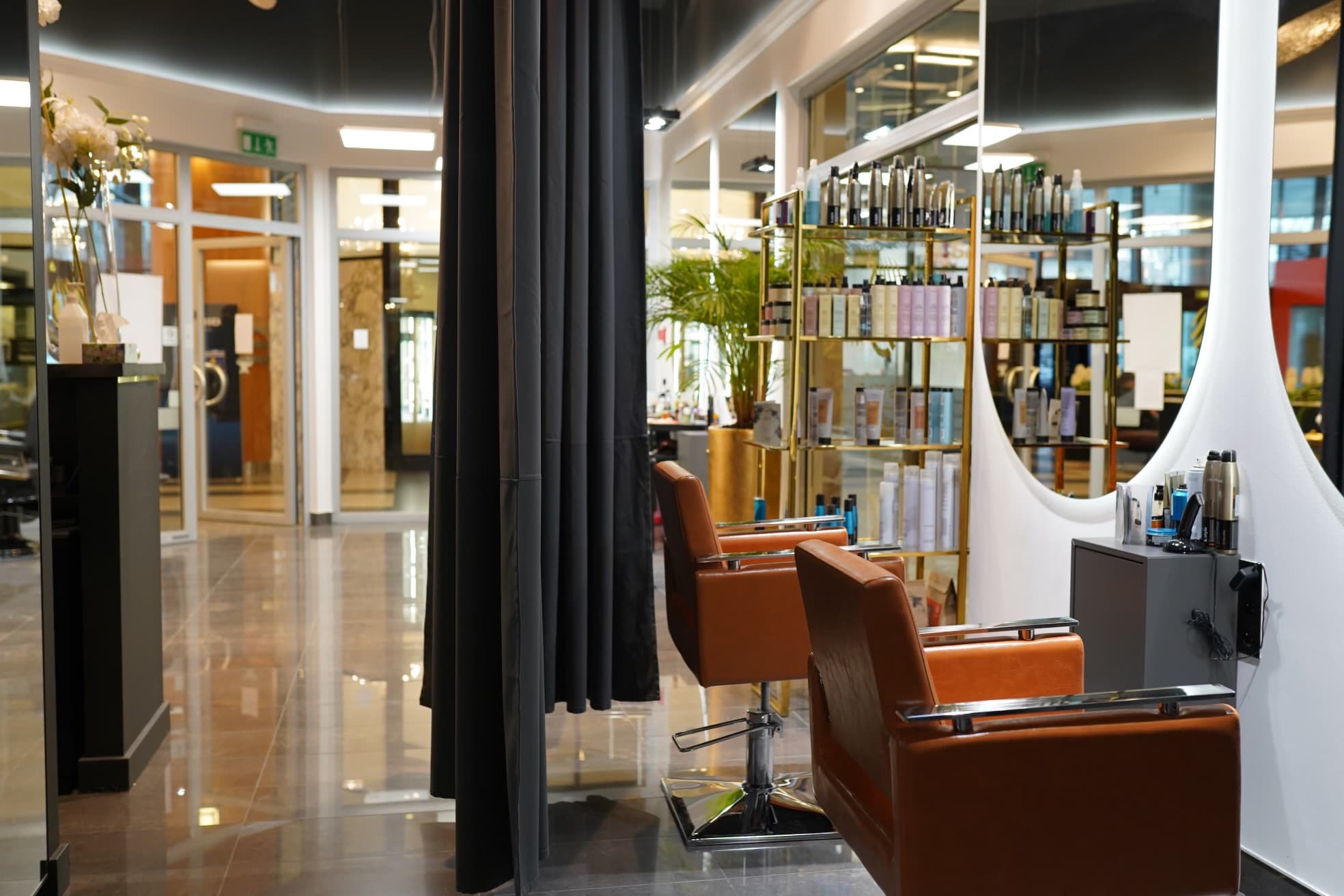 Luksusowy Salon Fryzjersko-kosmetyczny Premium - 5