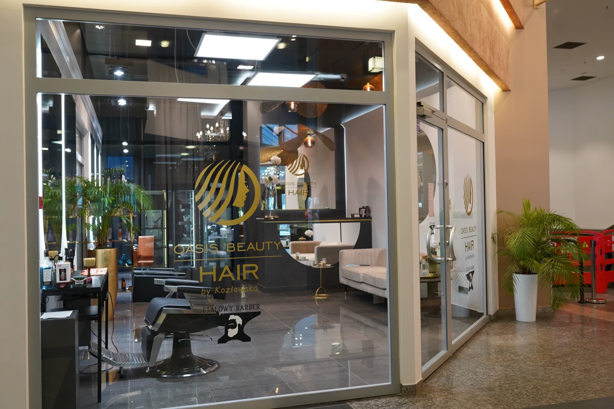 Luksusowy Salon Fryzjersko-kosmetyczny Premium - 4