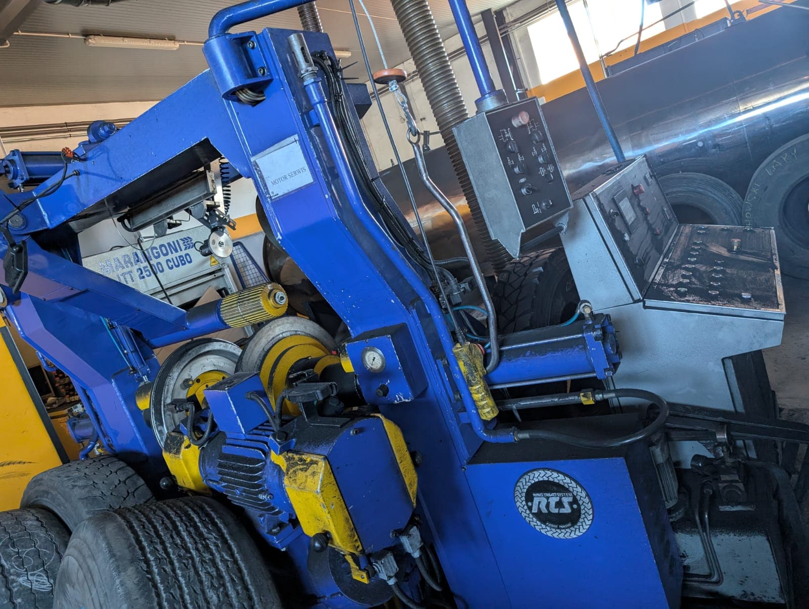 Bieżnikownia opon ciężarowych 2 linie Bandag Marangoni Gotowy biznes - 3